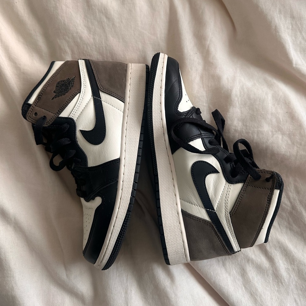 Air Jordan 1 Retro High Dark Mocha